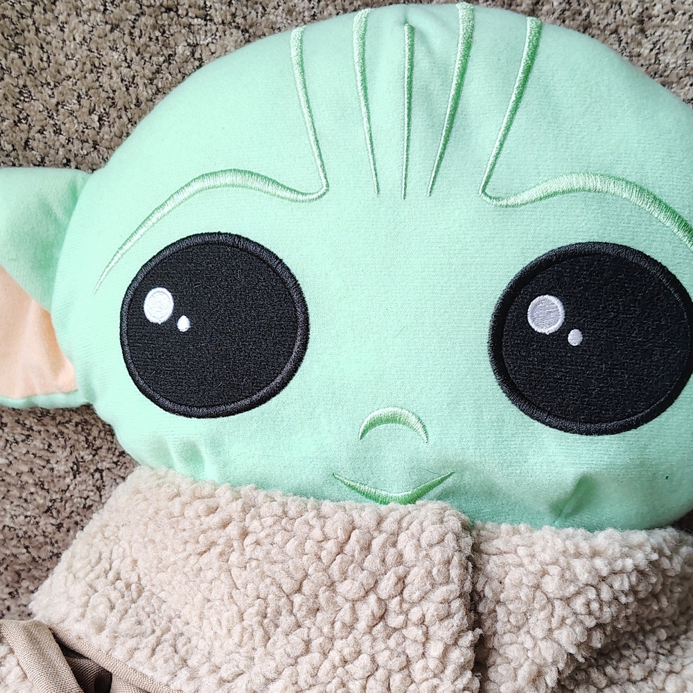 Baby Yoda Star Wars Bundle, The Mandalorian Pillow & Return Of The Jedi Glass 83